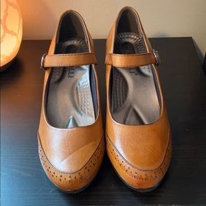New camel color Rasolli maryjane wedges size 8